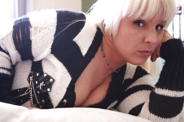 25P Wrestling Female 'L' (Non Nude)