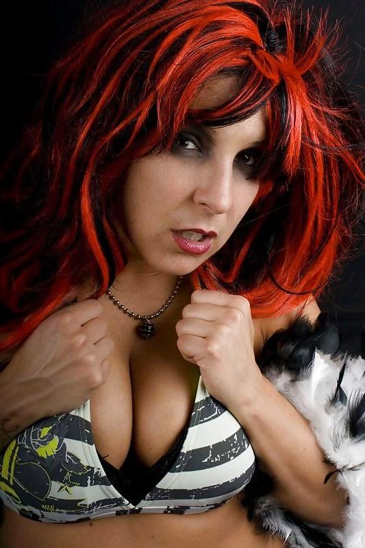 25P Wrestling Female 'L' (Non Nude)