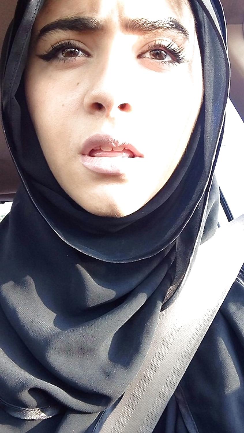 25P Hijabis-leave your nasty comments