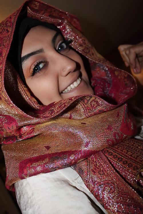 25P Hijabis-leave your nasty comments