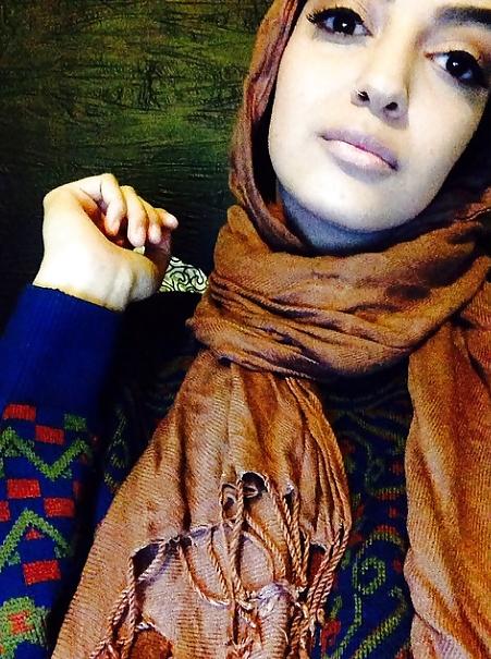 25P Hijabis-leave your nasty comments