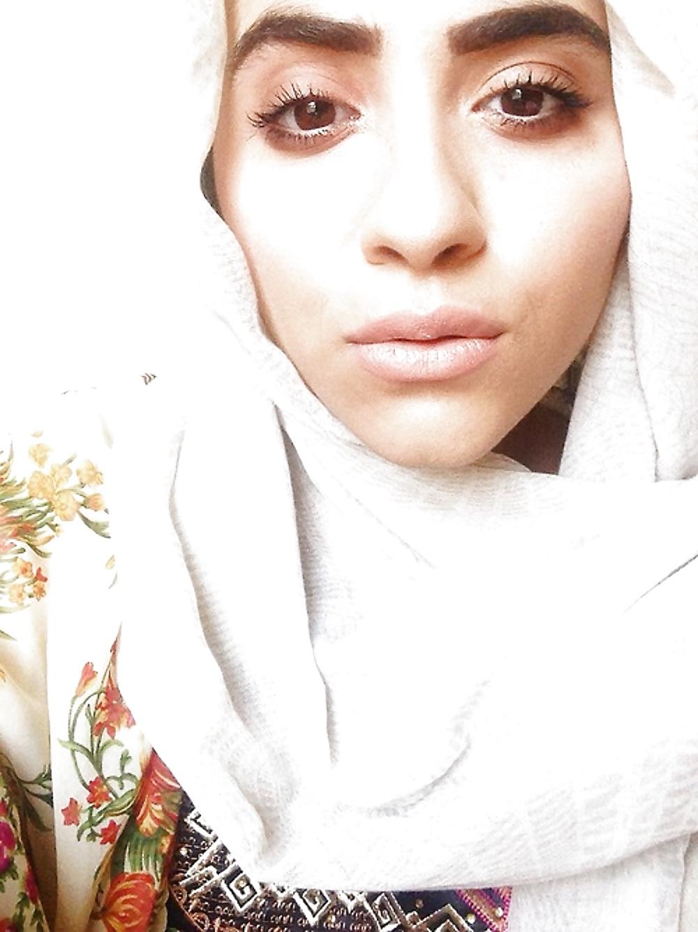 25P Hijabis-leave your nasty comments