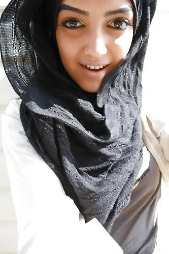25P Hijabis-leave your nasty comments
