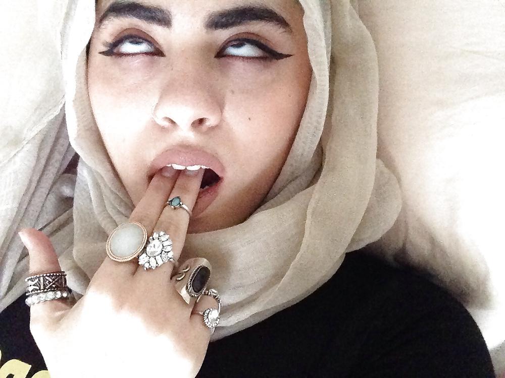 25P Hijabis-leave your nasty comments