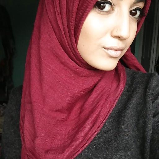 25P Hijabis-leave your nasty comments