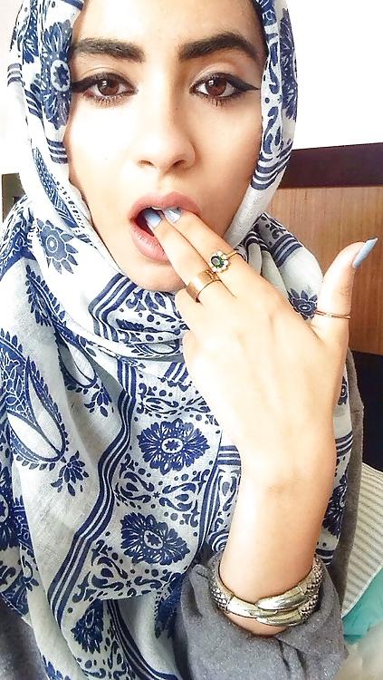 25P Hijabis-leave your nasty comments