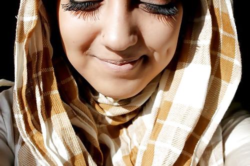 25P Hijabis-leave your nasty comments