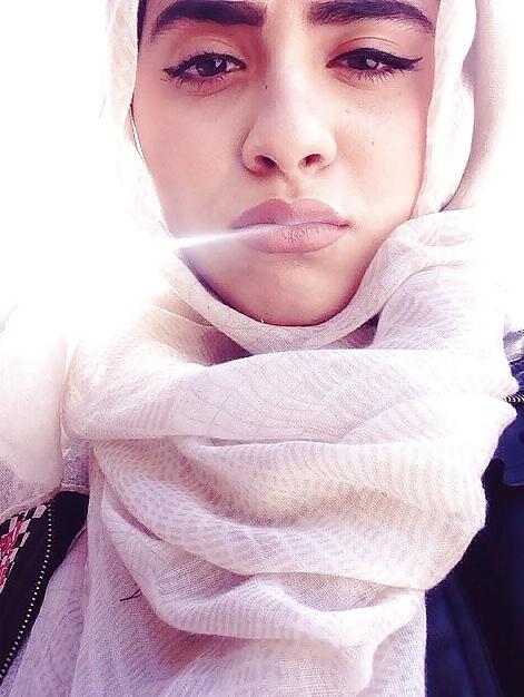 25P Hijabis-leave your nasty comments