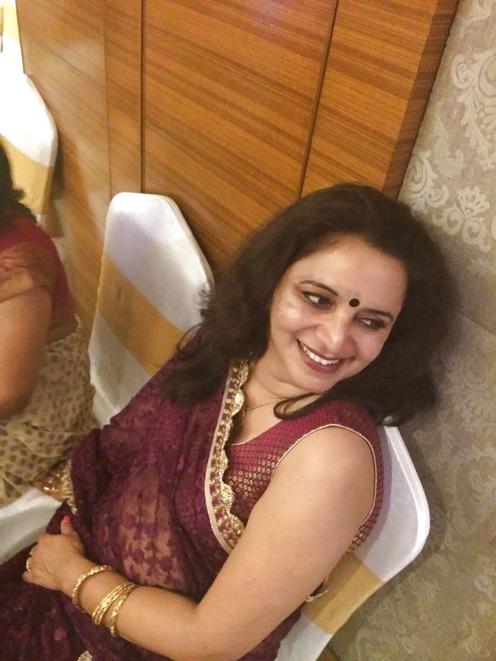 25P Sexy mature moms (from real life)