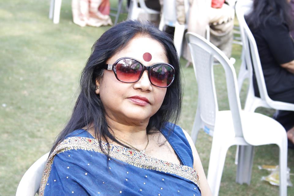 25P Sexy mature moms (from real life)
