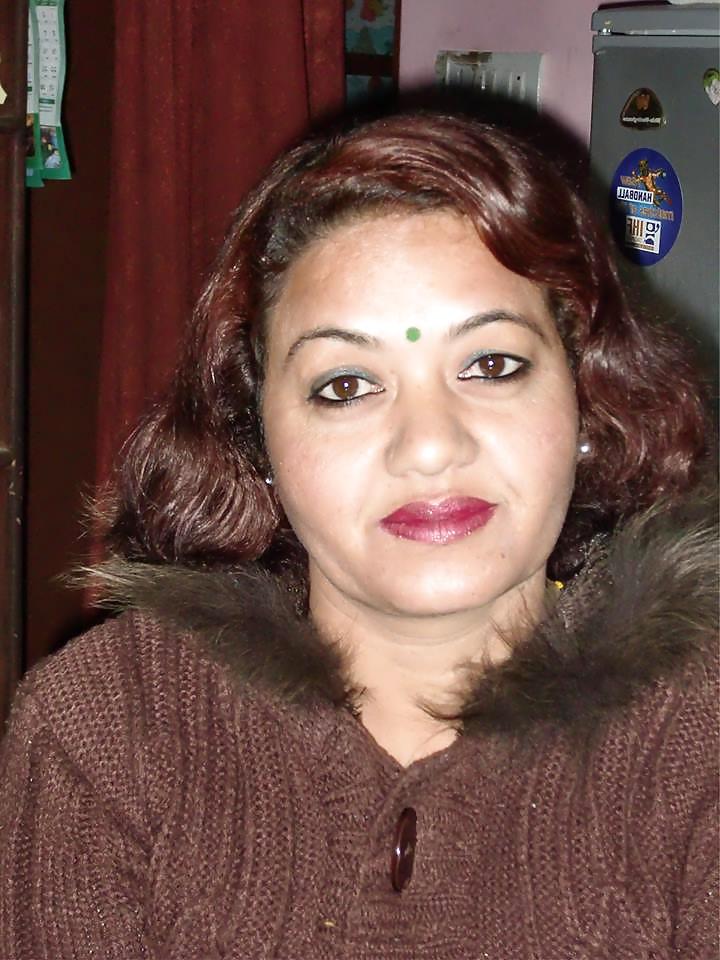 25P Sexy mature moms (from real life)