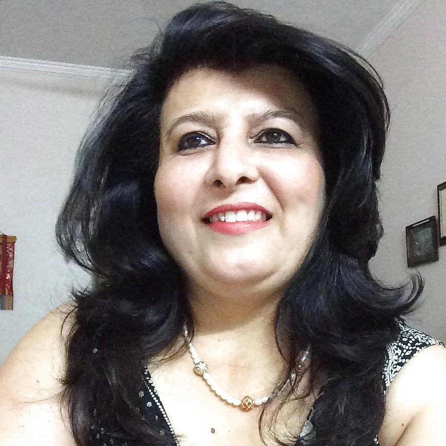 25P Sexy mature moms (from real life)