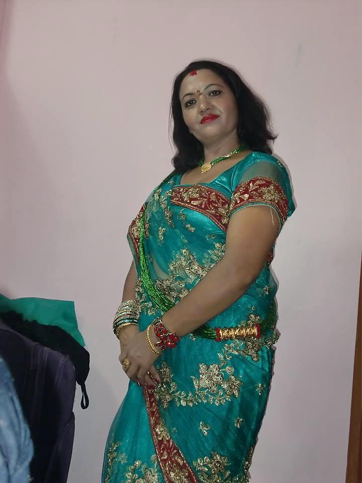 25P Sexy mature moms (from real life)