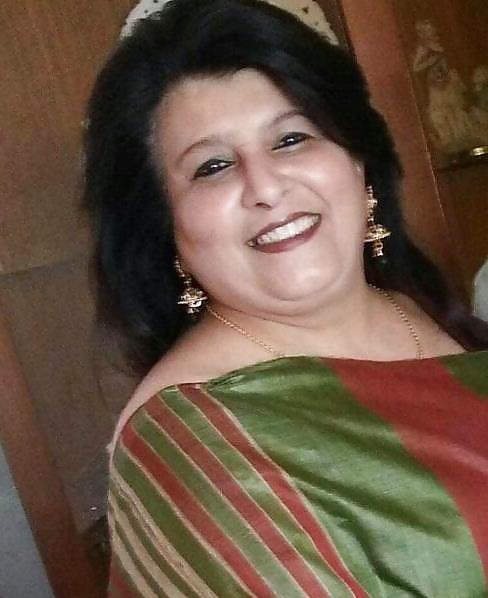 25P Sexy mature moms (from real life)