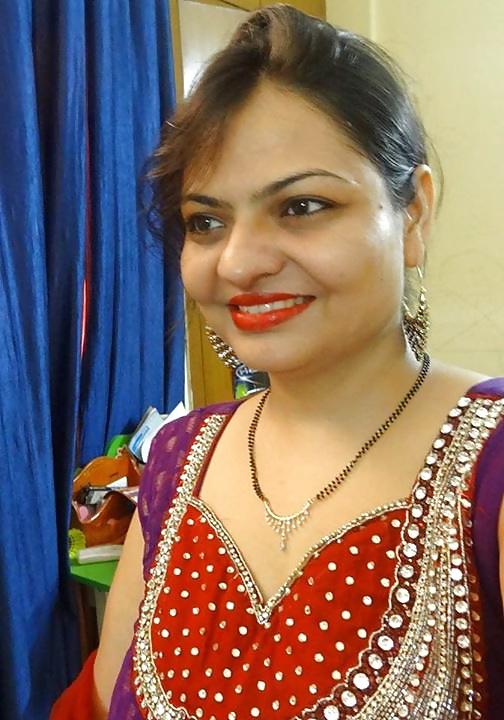 25P Sexy mature moms (from real life)