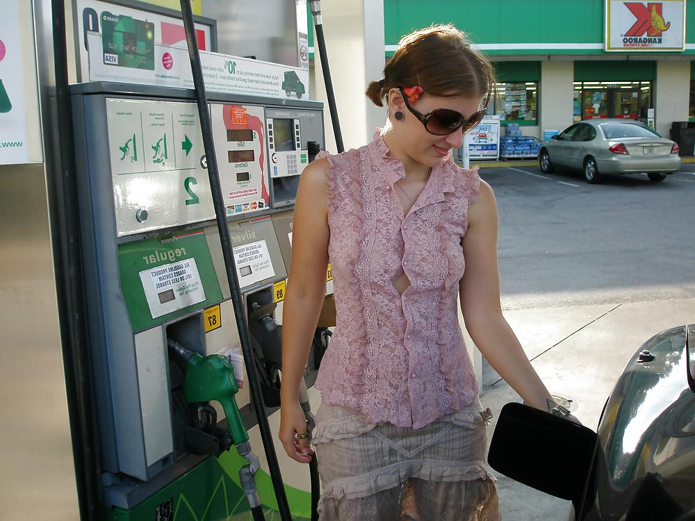 25P More Nude in Public Wife