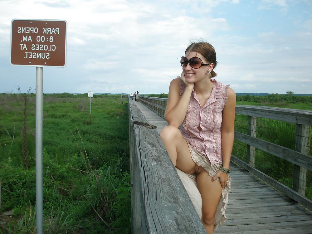 25P More Nude in Public Wife