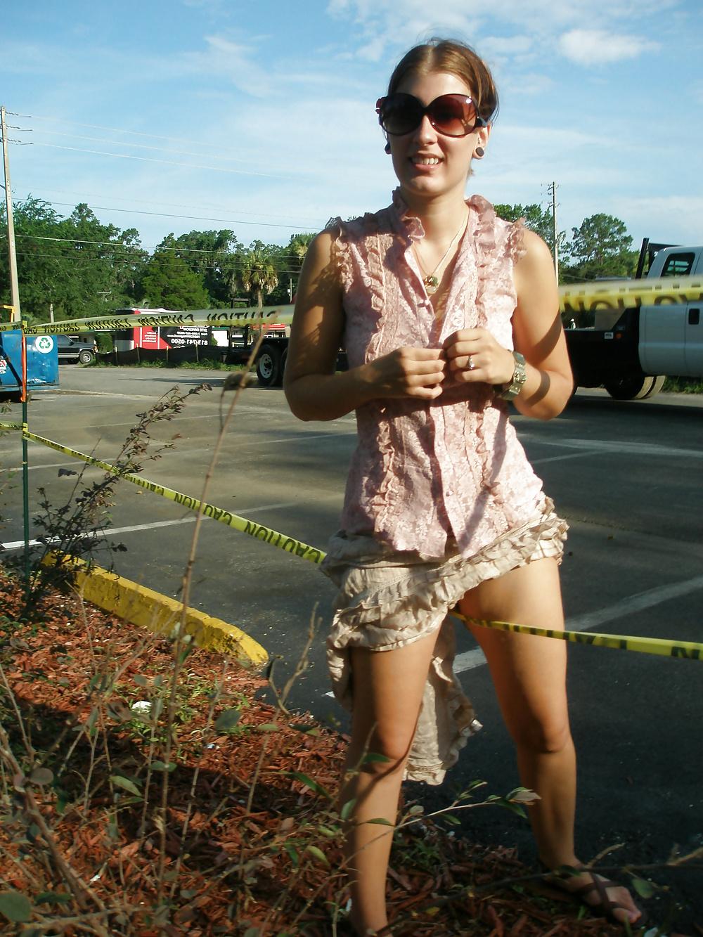 25P More Nude in Public Wife