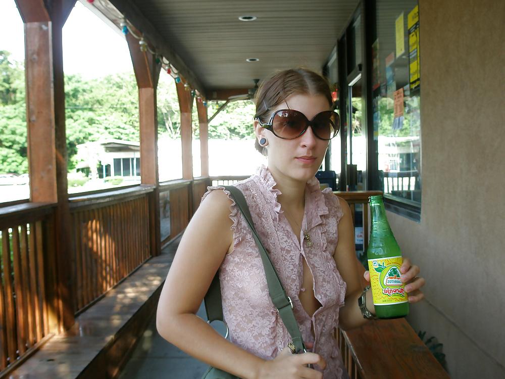 25P More Nude in Public Wife