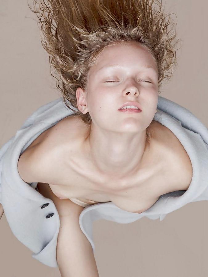 10P Anni Jurgenson Topless