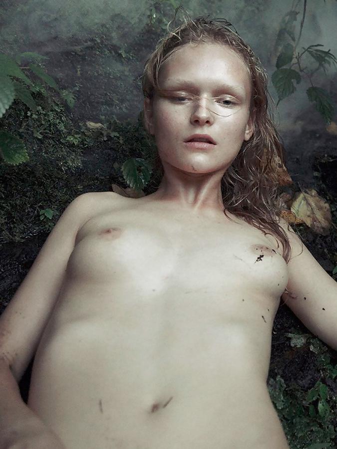 10P Anni Jurgenson Topless