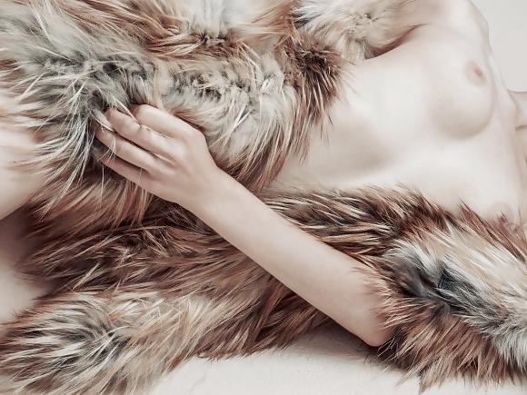 10P Anni Jurgenson Topless