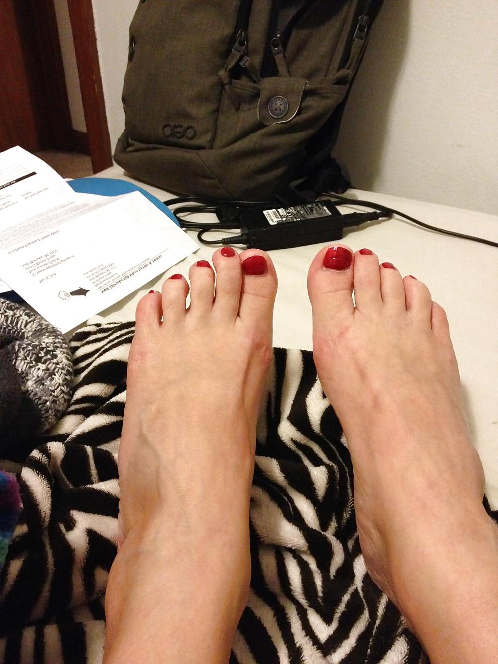 25P More Sexy Feet