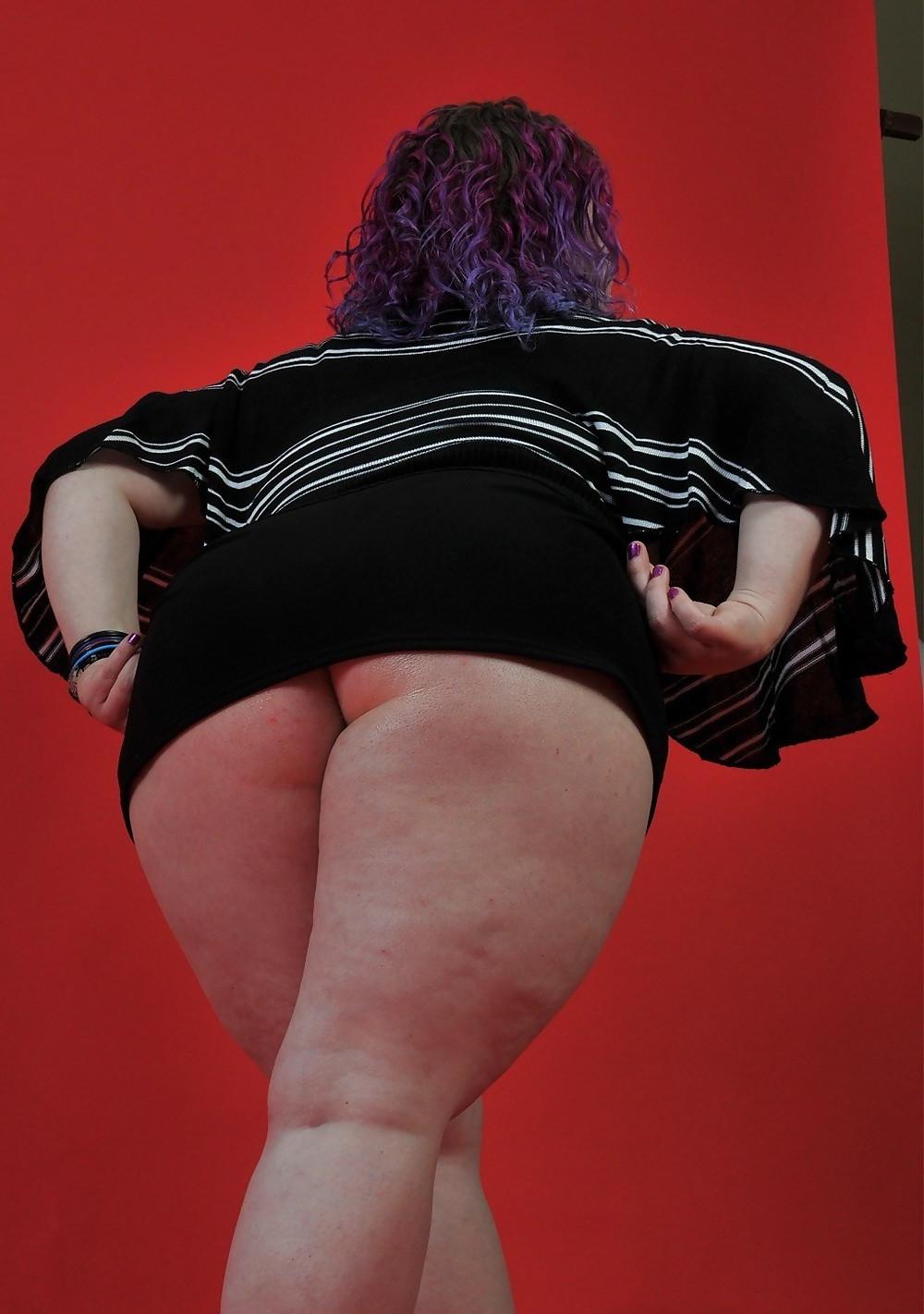 10P Chunky Girl with a Booty
