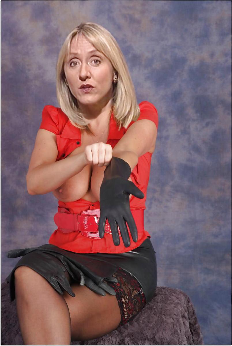 25P JO HEALEY CELEB FAKES 2 BBC TV NEWS READER PRESENTER