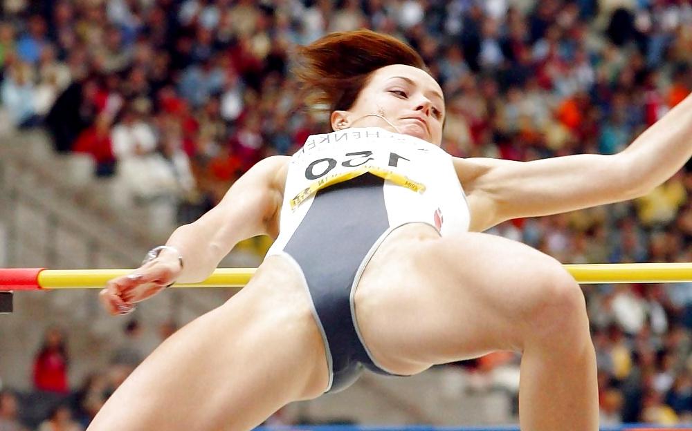 6P Female athlete crotches