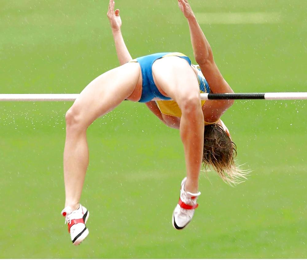 6P Female athlete crotches