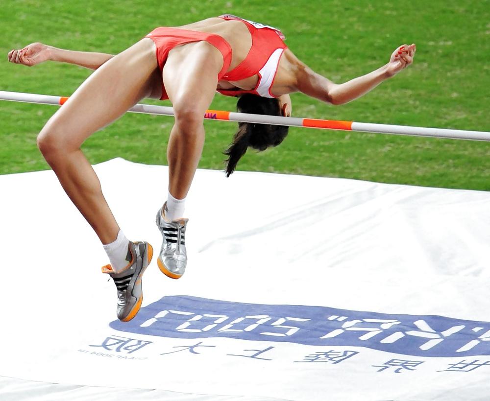 6P Female athlete crotches
