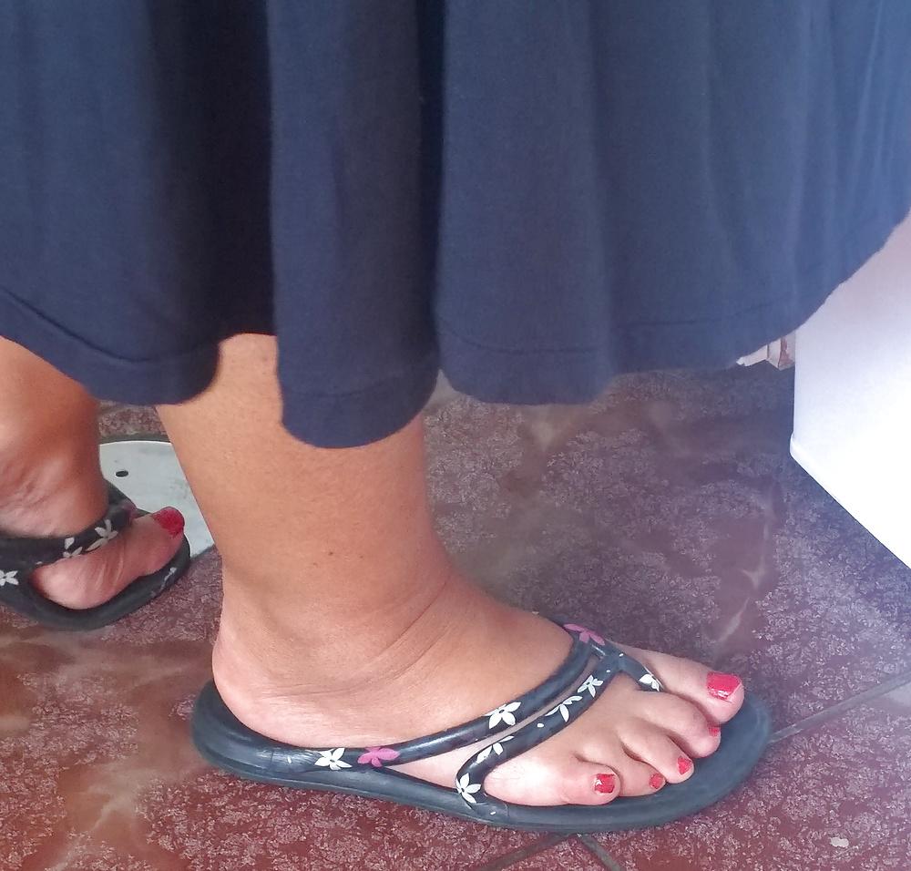 25P Wife Feet and Legs