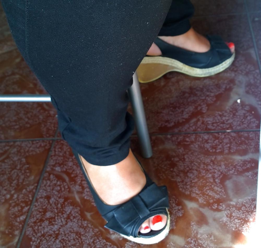 25P Wife Feet and Legs