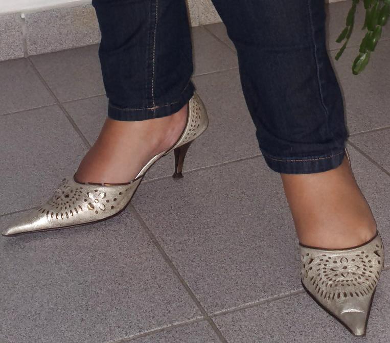 25P Wife Feet and Legs