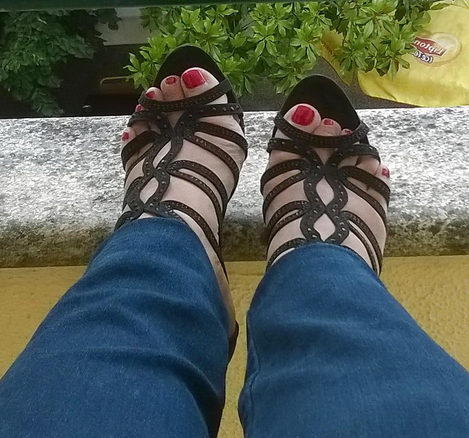 25P Wife Feet and Legs