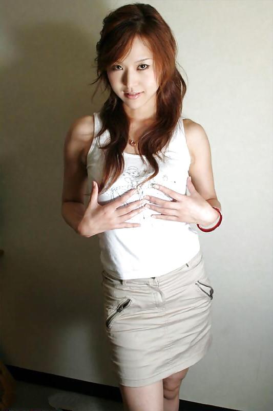 10P Chinese girl squirting milk