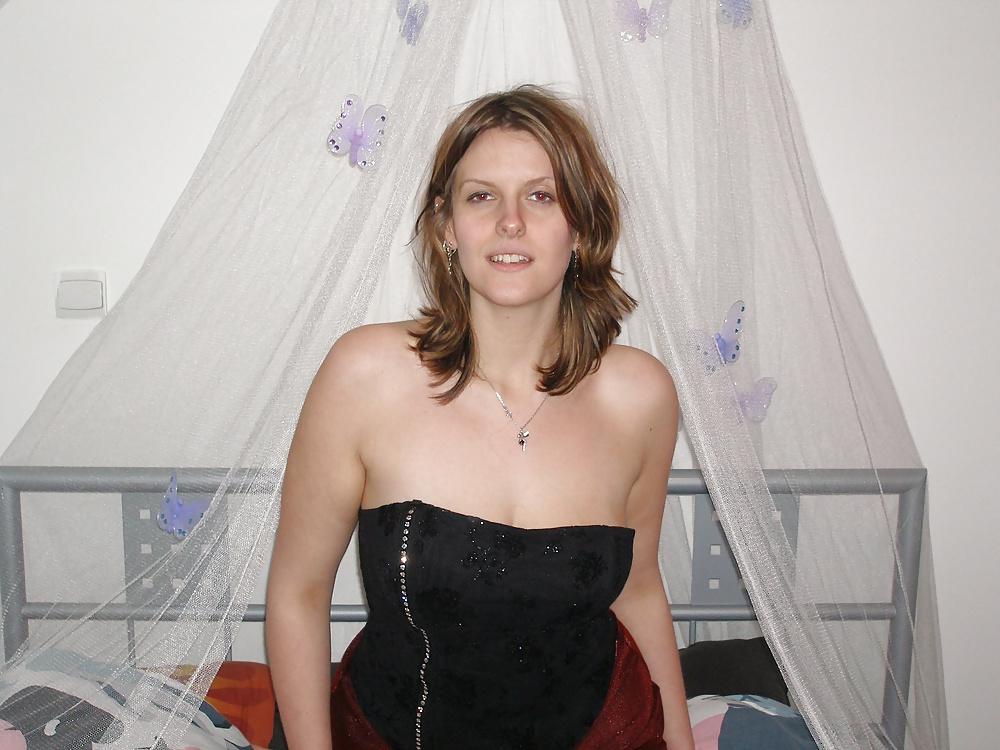 24P French chubby nice tits eyes and nose