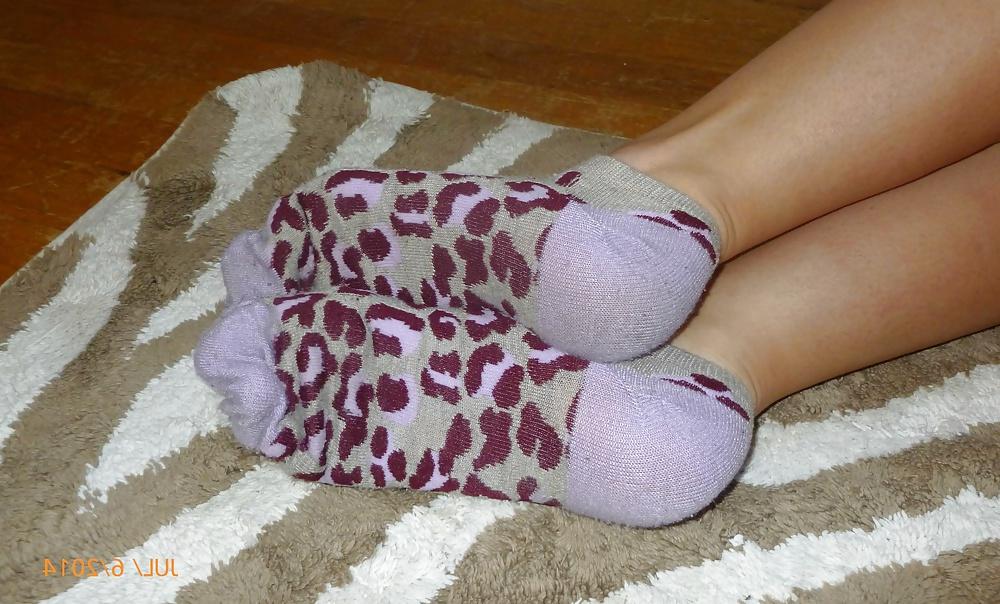 25P Socks and Feet
