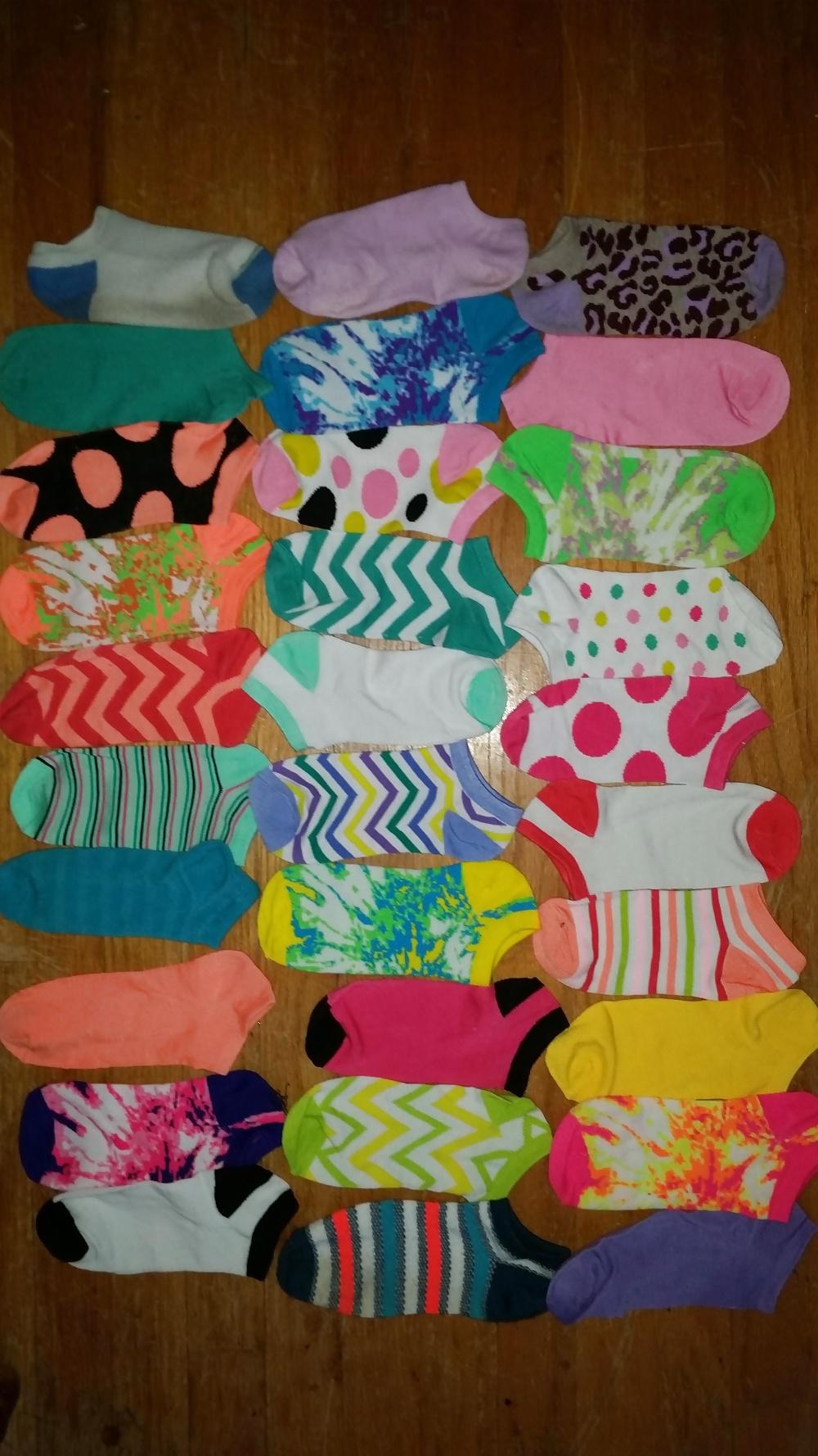 25P Socks and Feet
