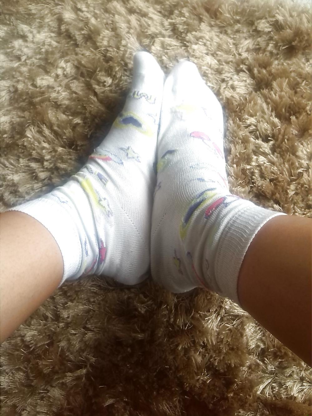 25P Socks and Feet