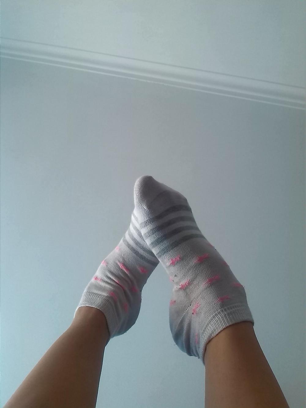 25P Socks and Feet