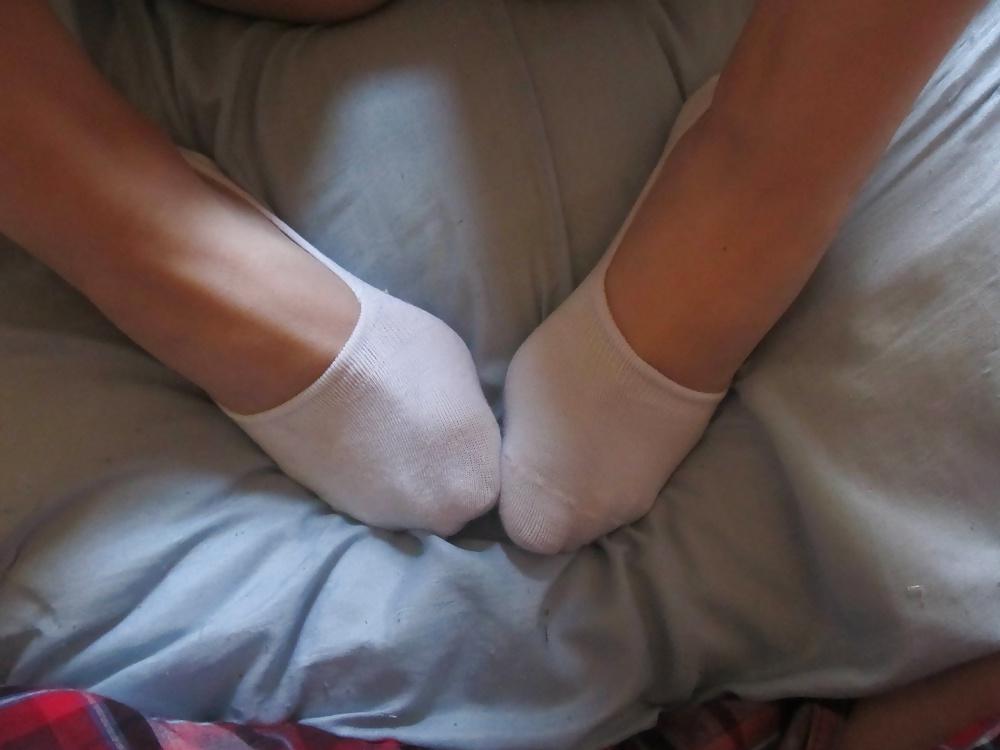 25P Socks and Feet