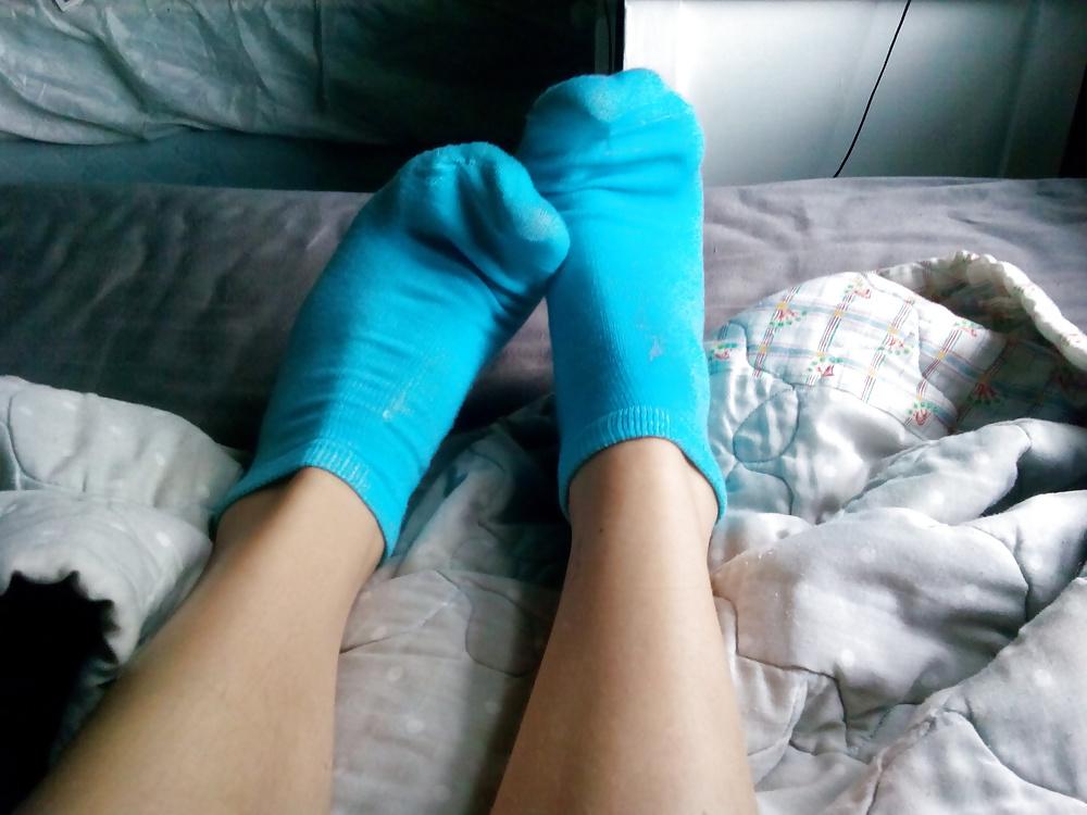25P Socks and Feet