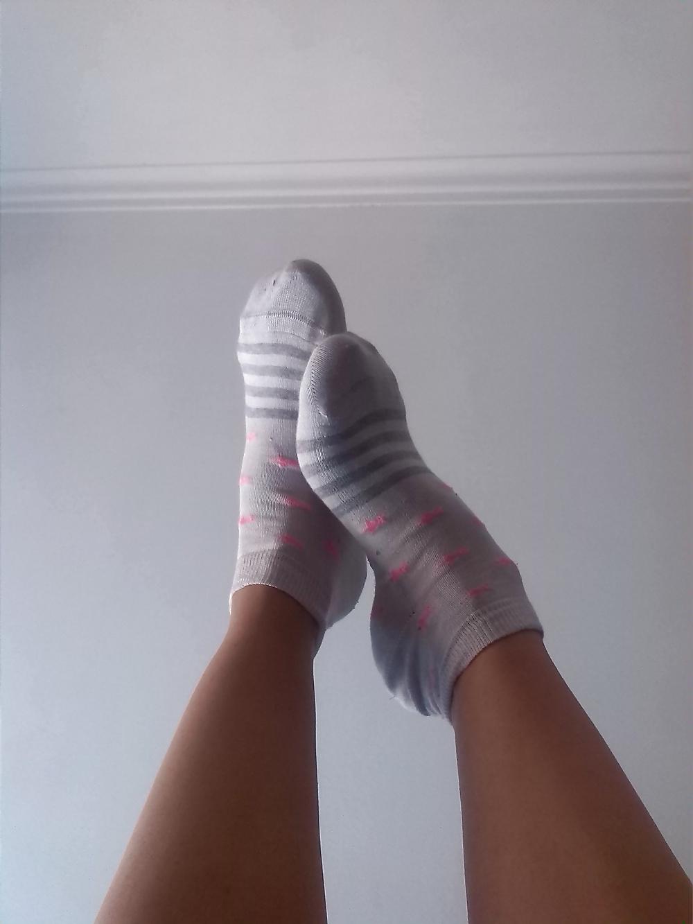 25P Socks and Feet