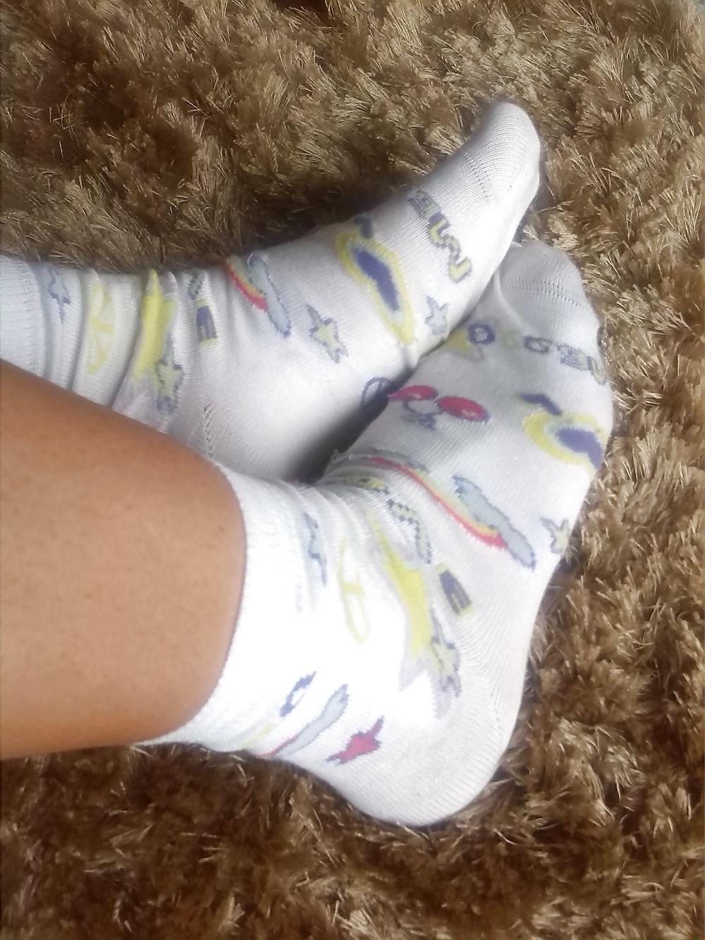 25P Socks and Feet