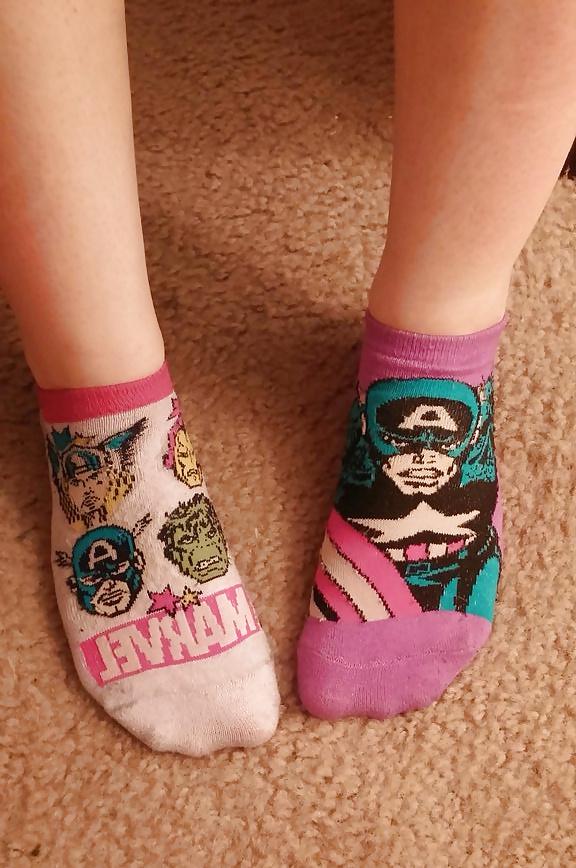 25P Socks and Feet