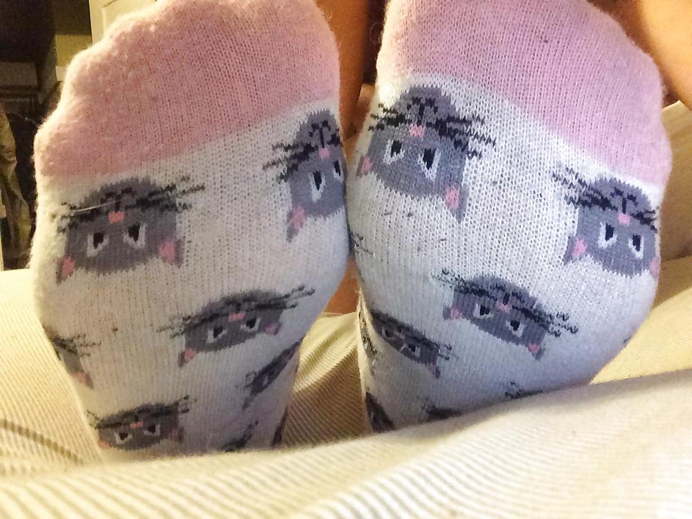 25P Socks and Feet