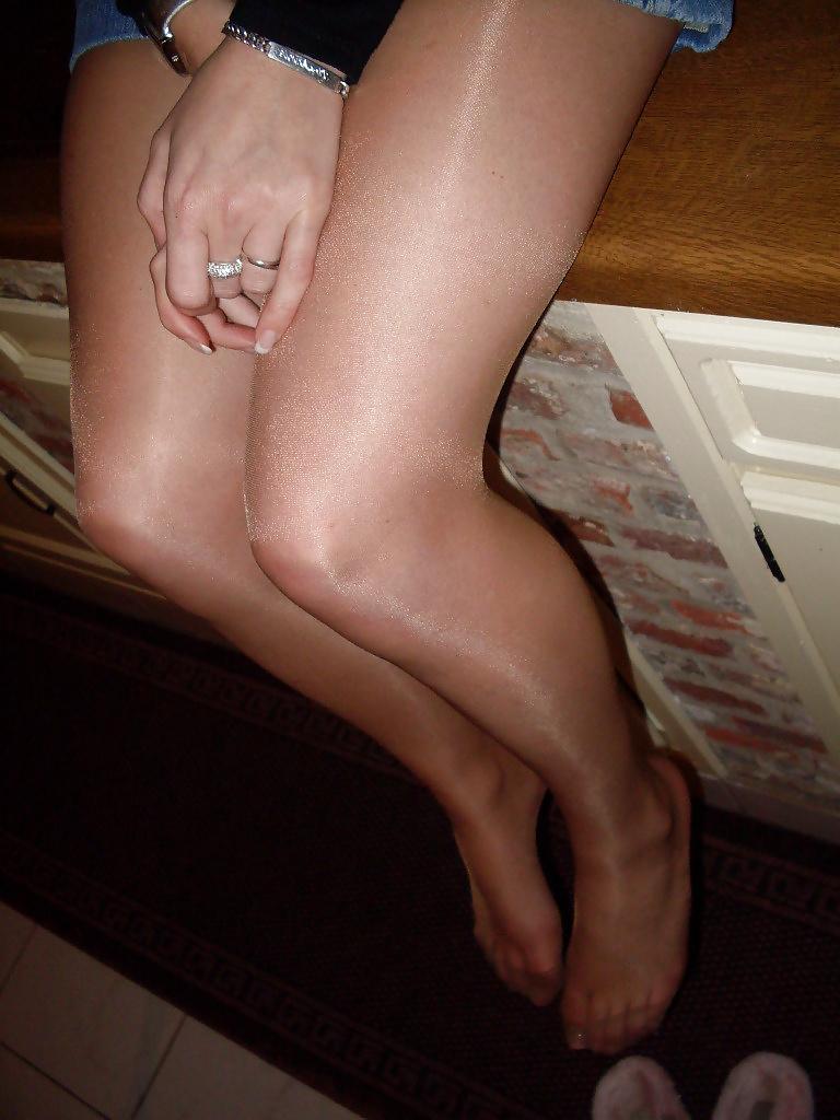 18P Pantyhose Foot Goddess 9