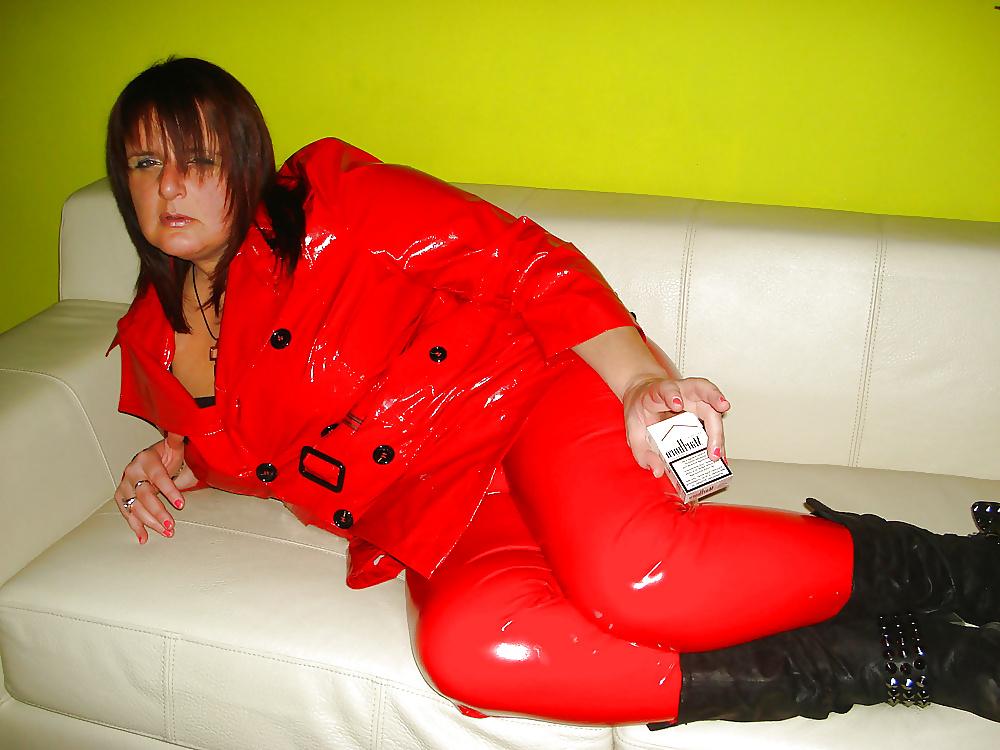 8P Theis lady need so many sperm on pvc jacket and pants